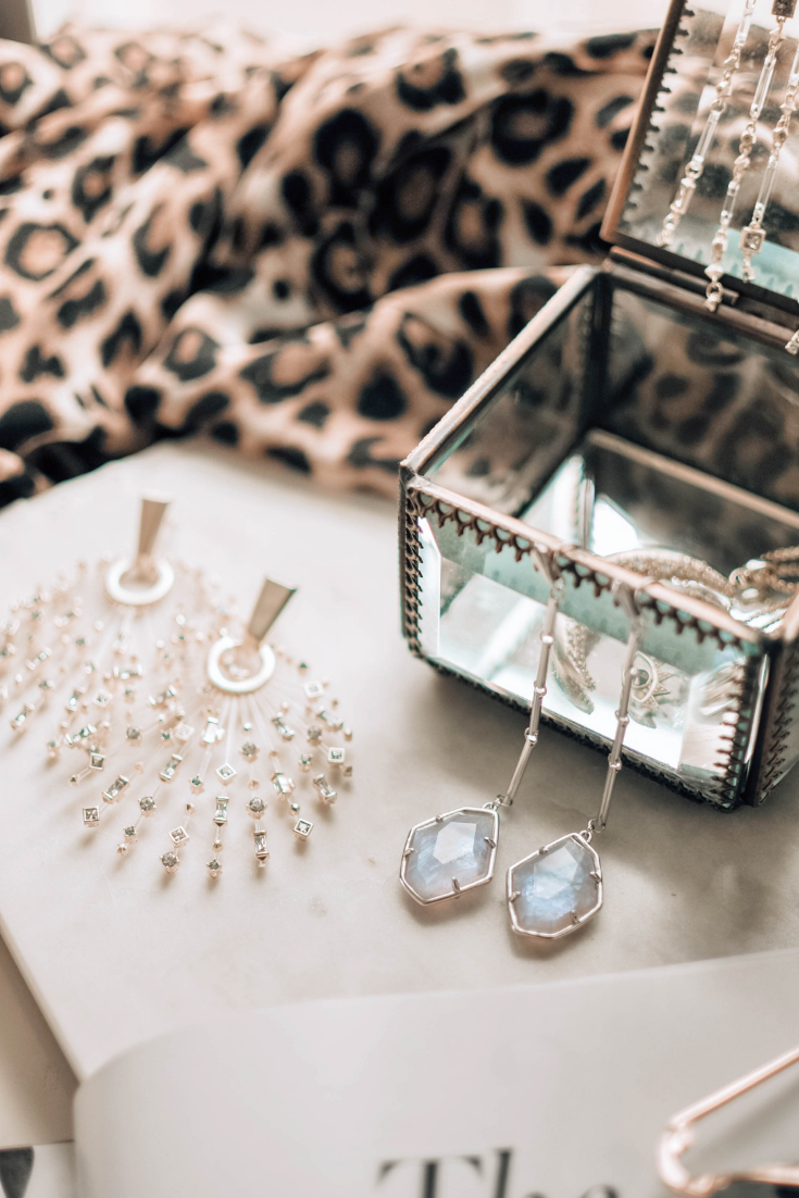 2 kendra scott winter collection